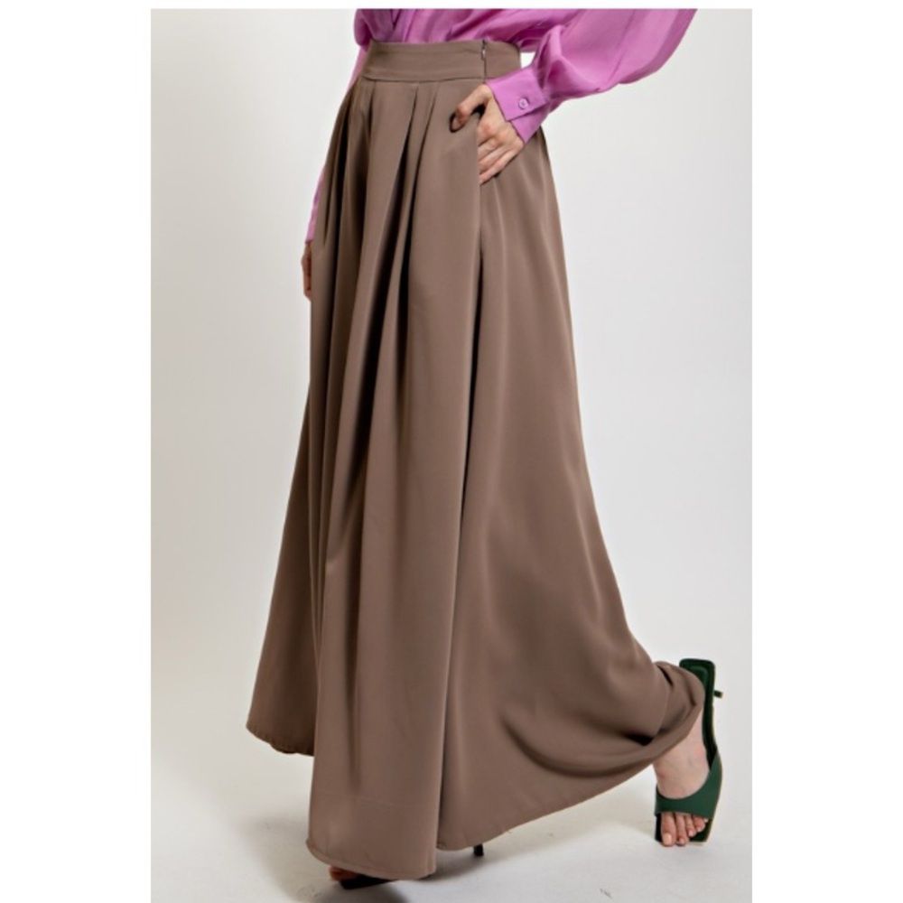 High-Waist Wide-Leg Palazzo Pants in Taupe - Picture 5 of 5